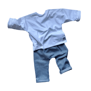 tenue bébé avec pantalon rayé bleu et blanc Moomie