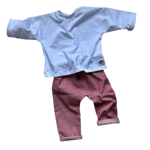 tenue bébé avec pantalon rayé rouge et blanc Moomie