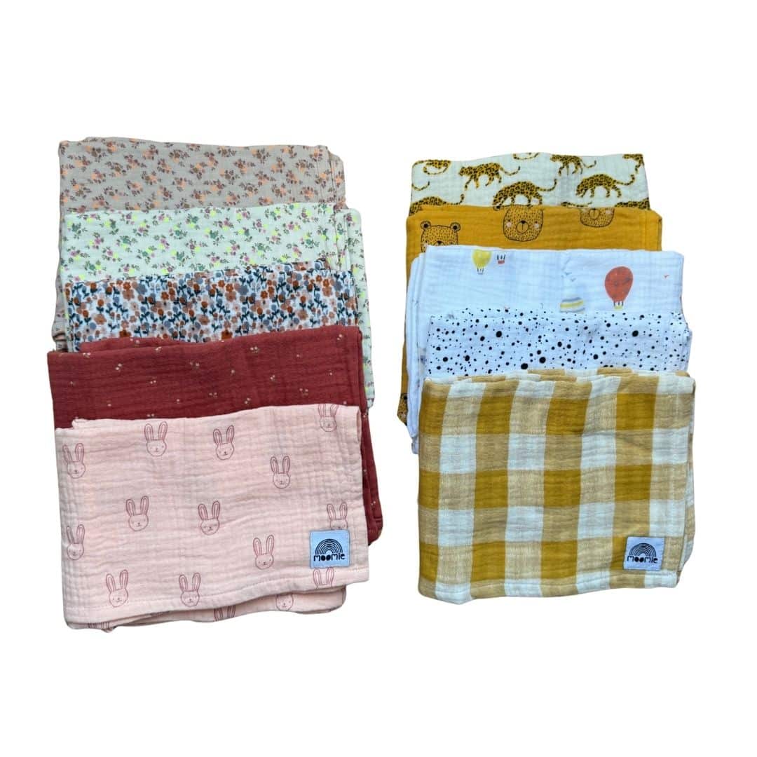 Lot de 5 langes bébé en gaze de coton, ambiances Jardin fleuri et Savane dorée
