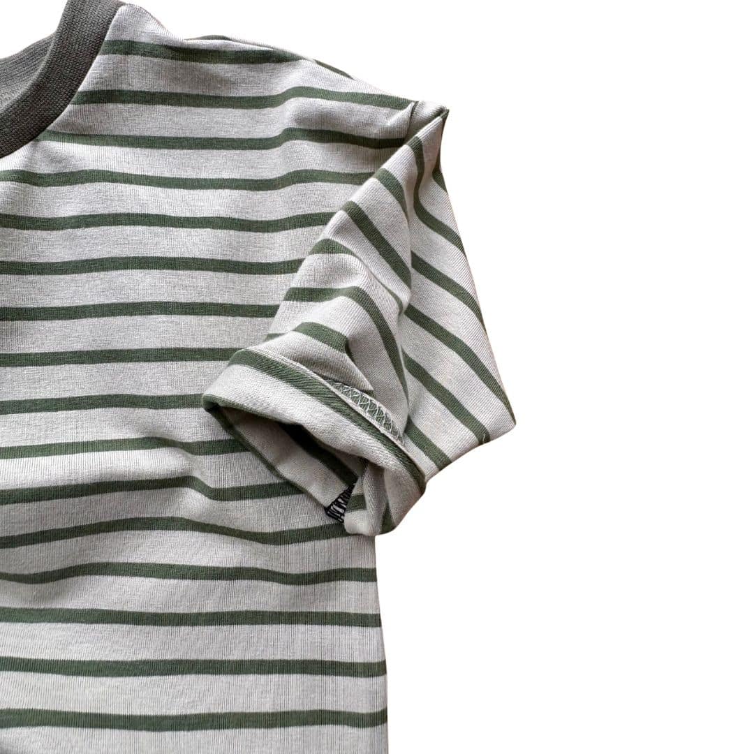 Manche longue avec revers du t-shirt bébé rayé sauge et kaki