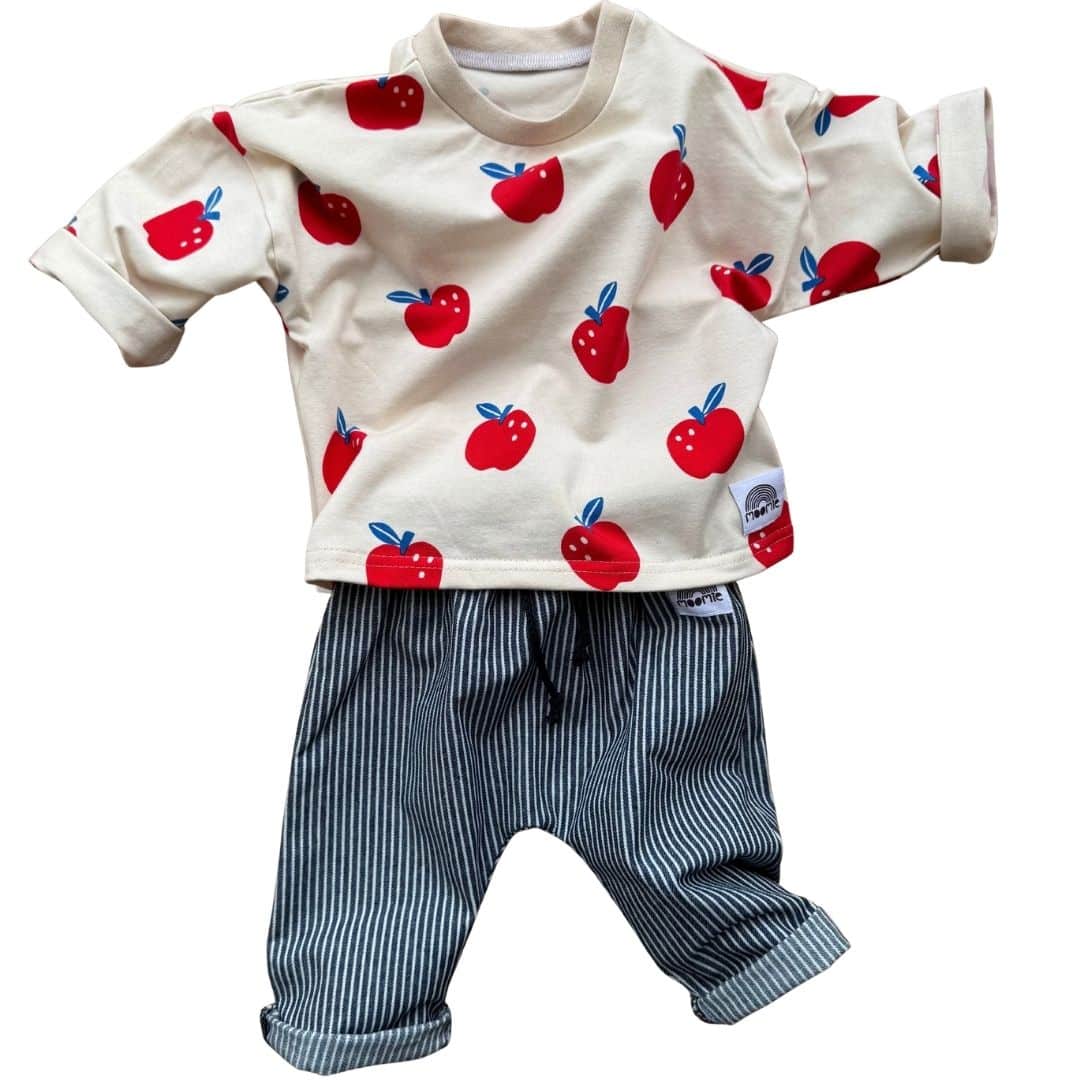 T-shirt bébé Pomme avec pantalon rayé de la collection Little New York